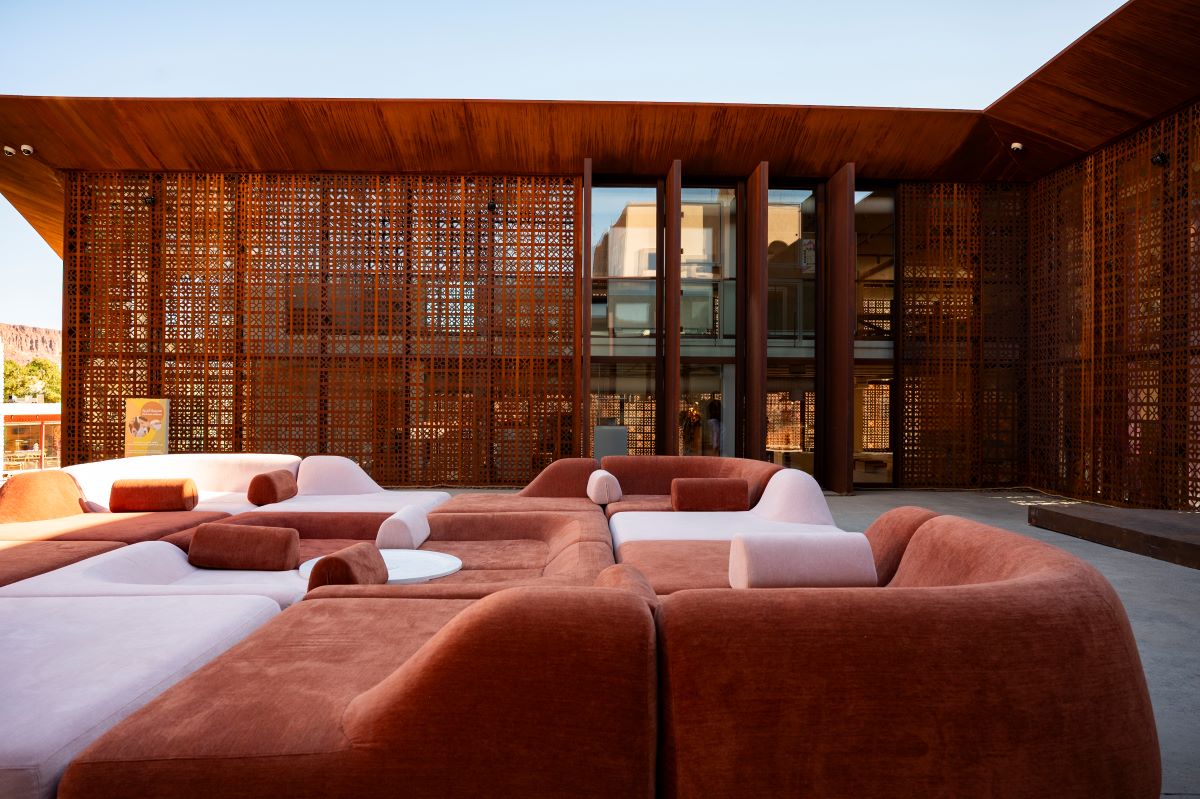 VIP Business Lounge
